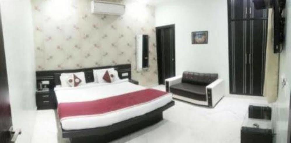 Star Hotel Agra  Esterno foto